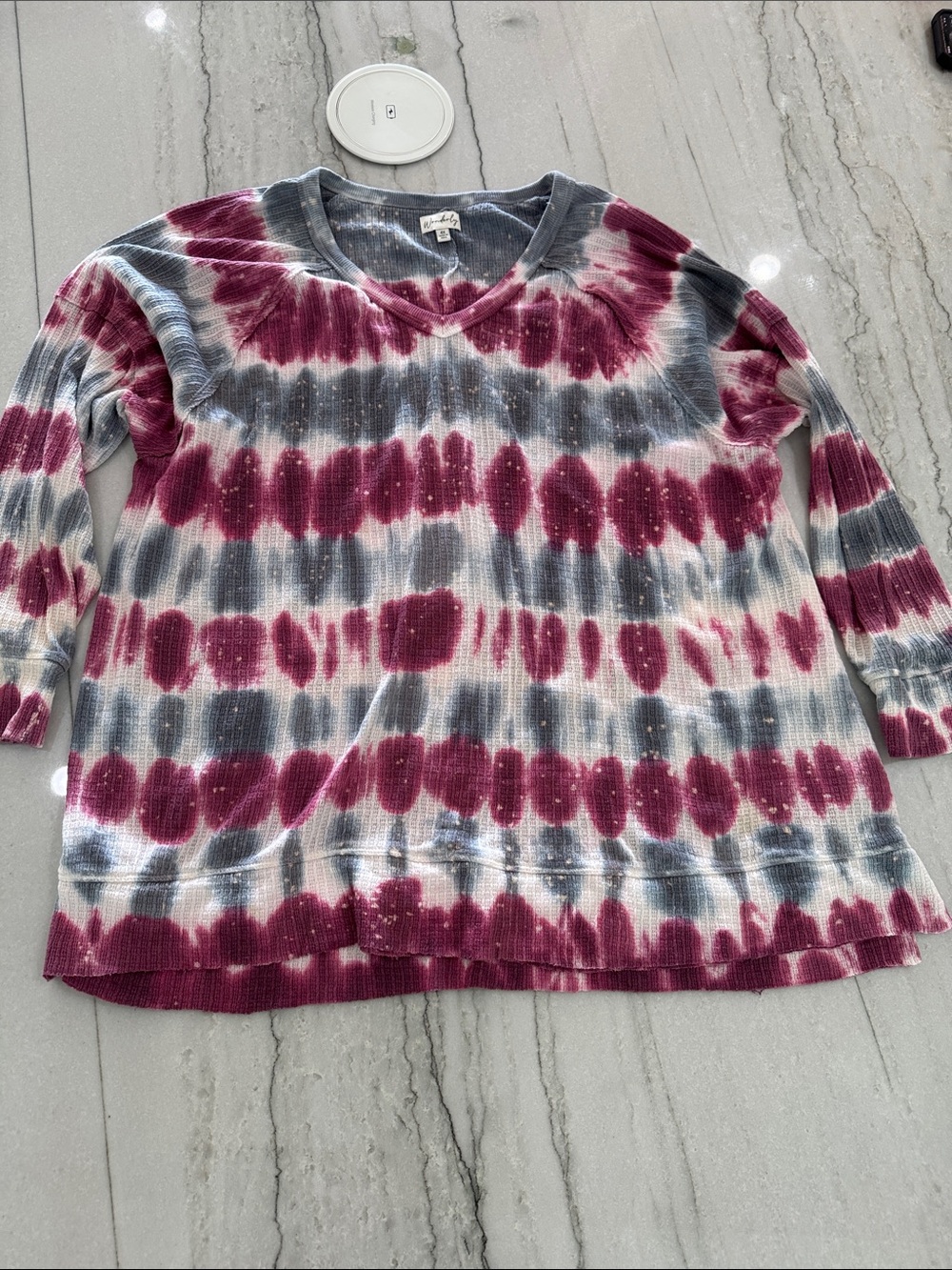 Caslon Tie-Dye V-Neck Long Sleeve Top in Burgundy, Gray & White